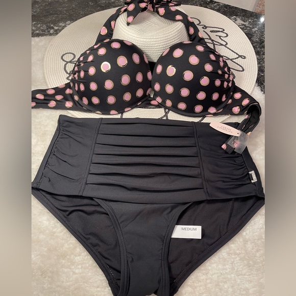 Victoria’s Secret bikini bombshell 36D and various bottoms - Picture 7 of 13